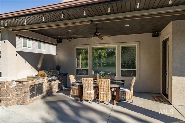 3811 E Darlington Dr, Meridian, ID 83642