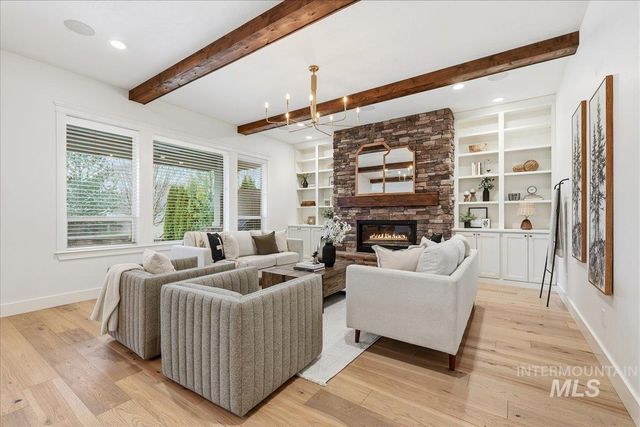 3811 E Darlington Dr, Meridian, ID 83642