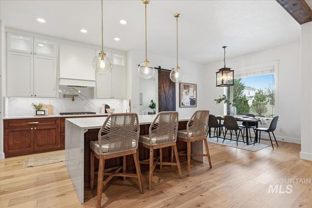 3811 E Darlington Dr, Meridian, ID 83642