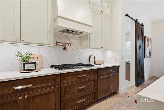 3811 E Darlington Dr, Meridian, ID 83642