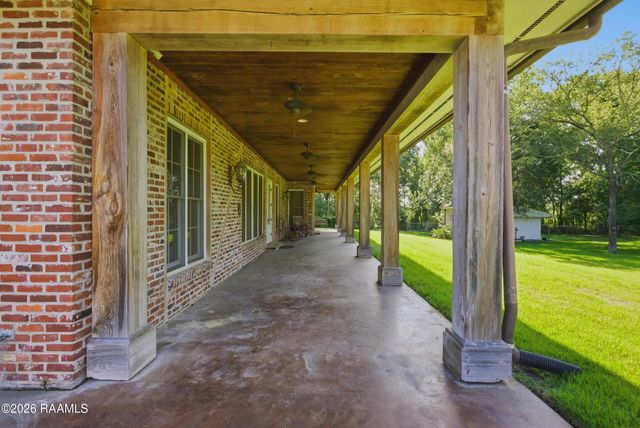 6021 Mermentau Drive, Youngsville, LA 70592