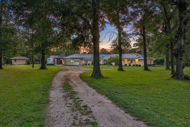 10292 Waak Road, Conroe, TX 77306