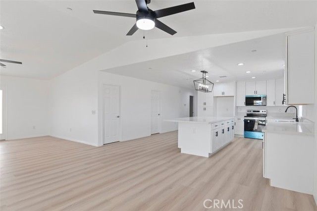 16925 Nanticoke, Apple Valley, CA 92307