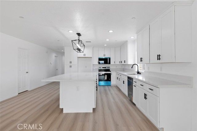 16925 Nanticoke, Apple Valley, CA 92307