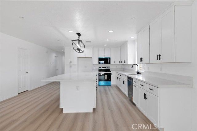 16925 Nanticoke, Apple Valley, CA 92307