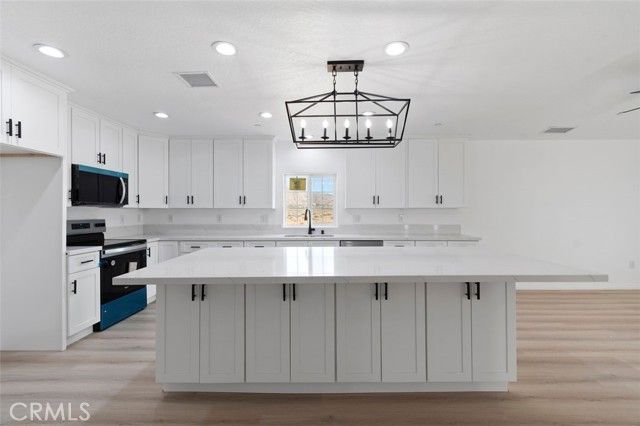 16925 Nanticoke, Apple Valley, CA 92307