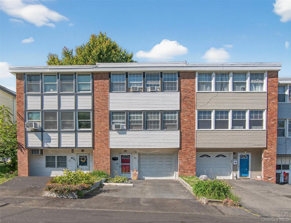 33 W Overlook Road, West Haverstraw, NY 10993
