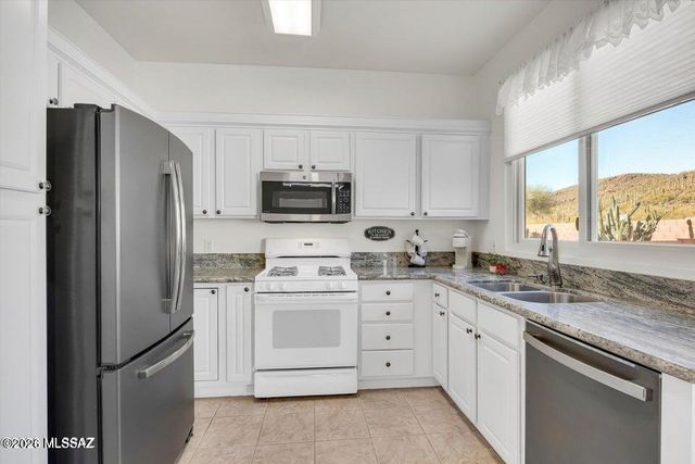 9471 N Whispering Shadows Way, Tucson, AZ 85743