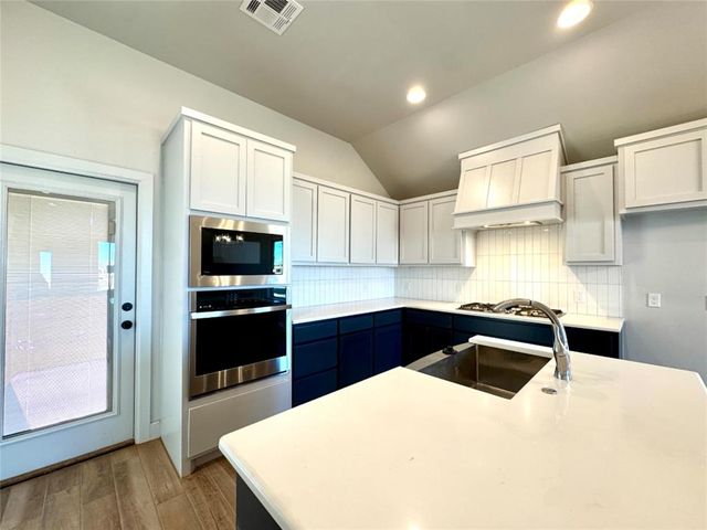 9332 NW 143 Street, Yukon, OK 73099