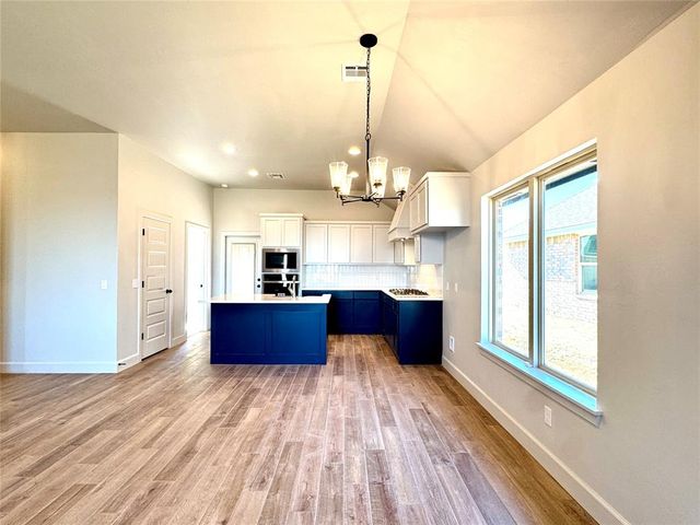 9332 NW 143 Street, Yukon, OK 73099