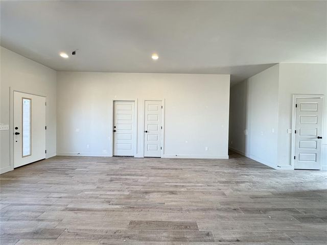 9332 NW 143 Street, Yukon, OK 73099