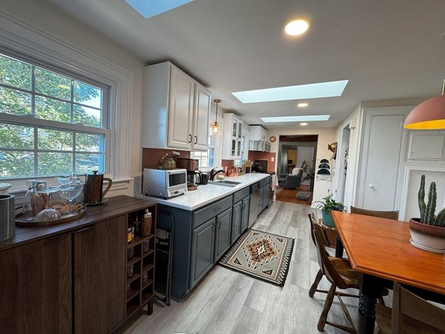6 Andrew St 3, Salem, MA 01970