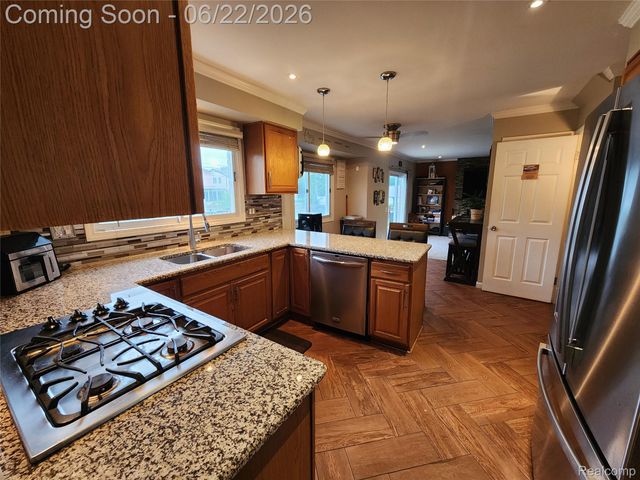 27336 Pierce Street, Southfield, MI 48076
