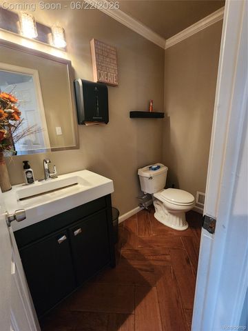 27336 Pierce Street, Southfield, MI 48076