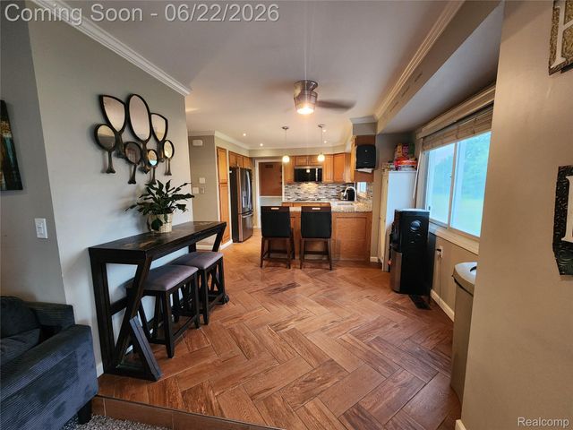 27336 Pierce Street, Southfield, MI 48076