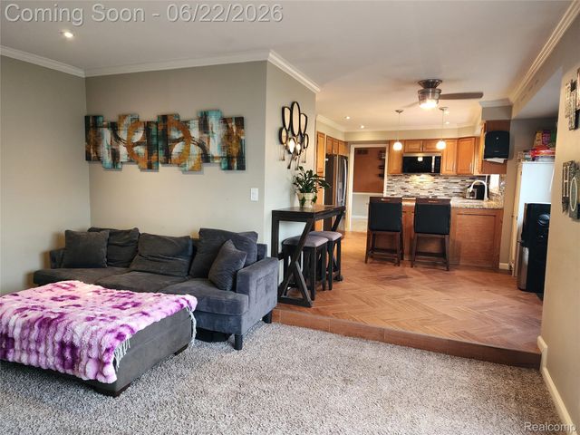 27336 Pierce Street, Southfield, MI 48076