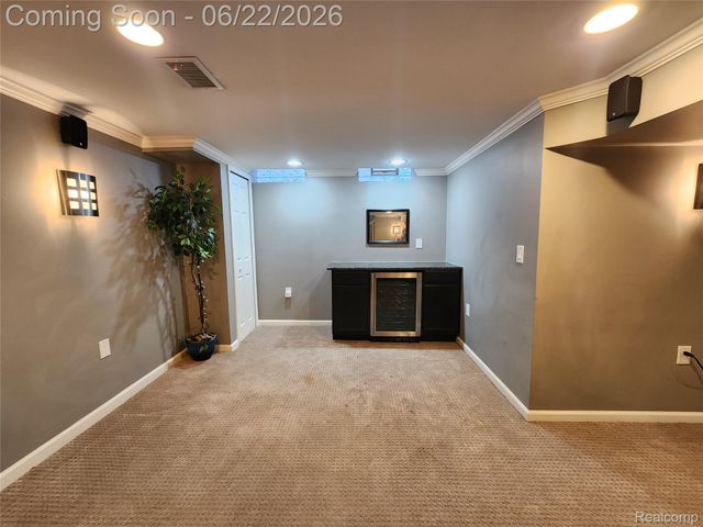 27336 Pierce Street, Southfield, MI 48076