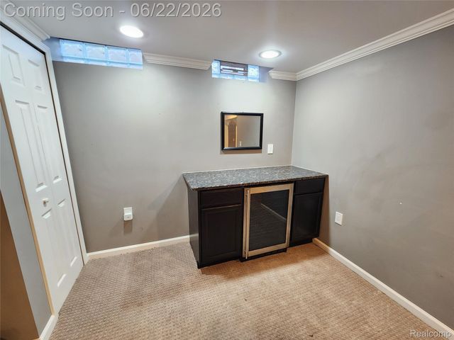27336 Pierce Street, Southfield, MI 48076