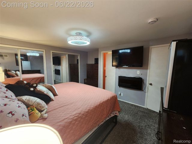 27336 Pierce Street, Southfield, MI 48076