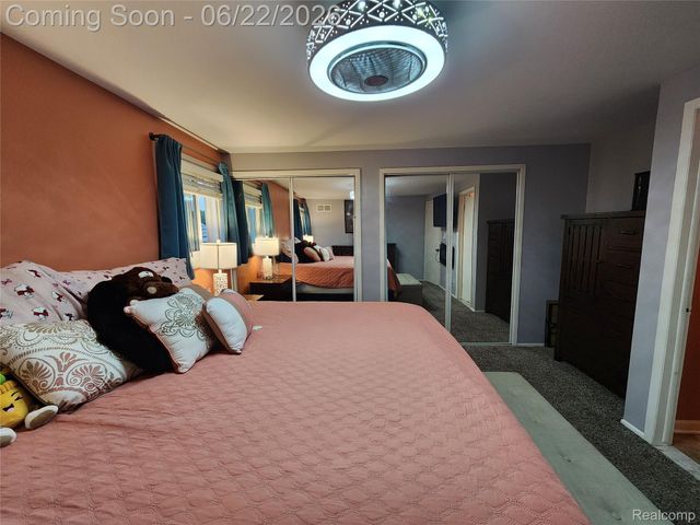 27336 Pierce Street, Southfield, MI 48076