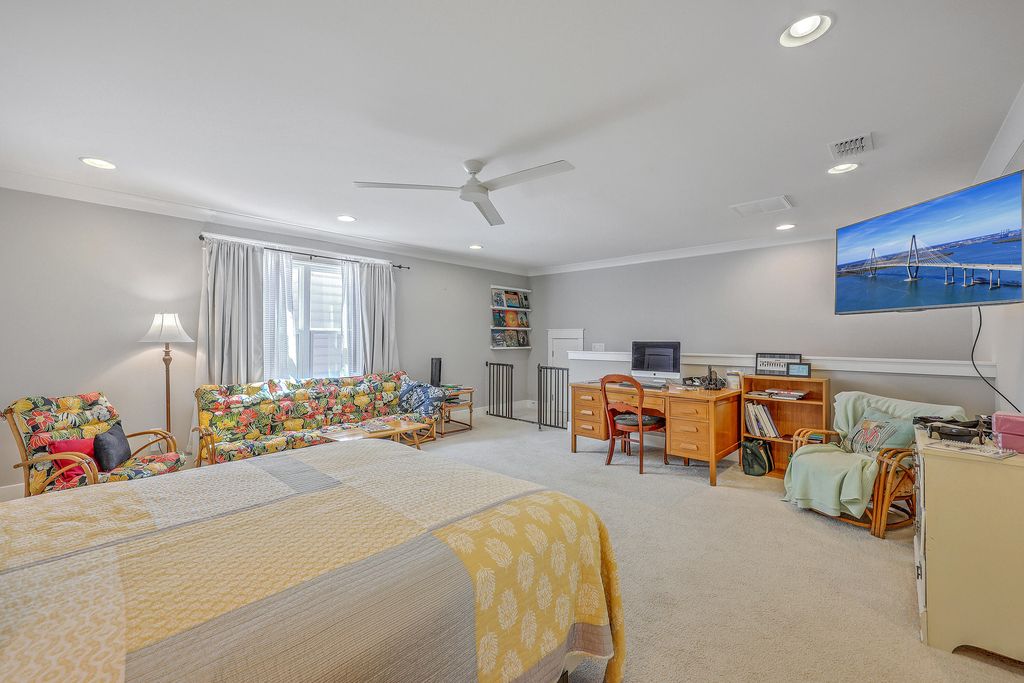 Image 25 of property listing at 114 Harbor Trace Lane, Summerville, SC 29486