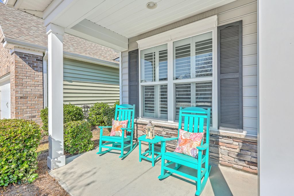 Image 5 of property listing at 114 Harbor Trace Lane, Summerville, SC 29486