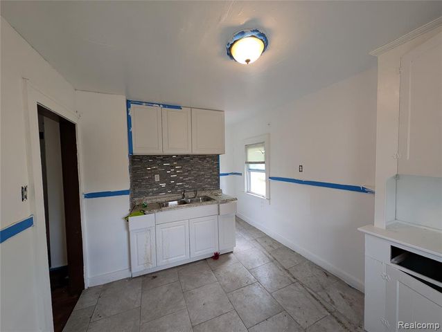 16182 Muirland, Detroit, MI 48221
