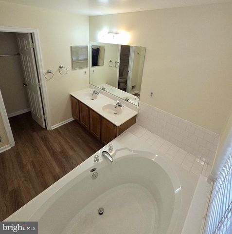 11829 MURRE CT, Waldorf, MD 20601
