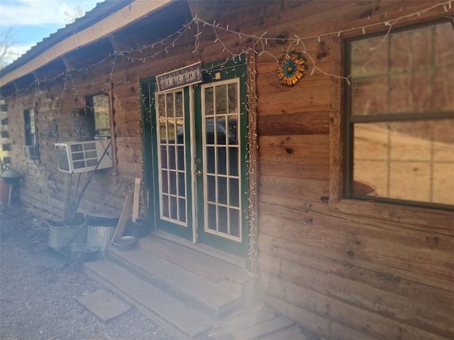 297 Madison 5270, Huntsville, AR 72740