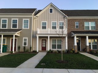 1008 Carraway Ln, Spring Hill, TN 37174