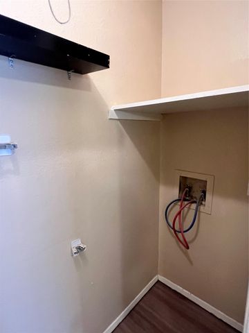 418 Linden ST B, Bastrop, TX 78602
