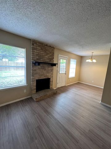 418 Linden ST B, Bastrop, TX 78602
