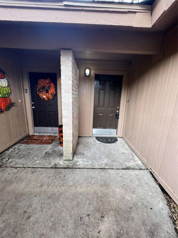 418 Linden ST B, Bastrop, TX 78602