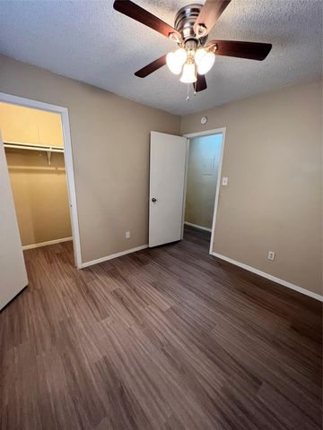 418 Linden ST B, Bastrop, TX 78602