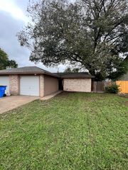 418 Linden ST B, Bastrop, TX 78602