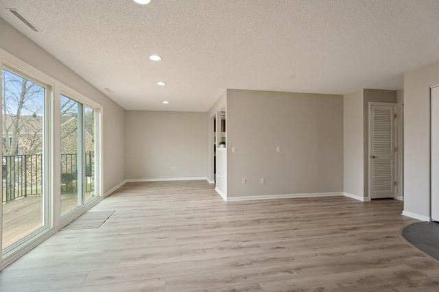 1911 Greenfield Lane SW G, Rochester, MN 55902