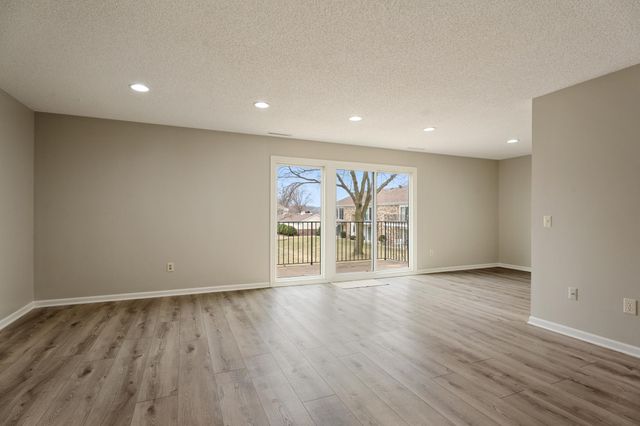 1911 Greenfield Lane SW G, Rochester, MN 55902