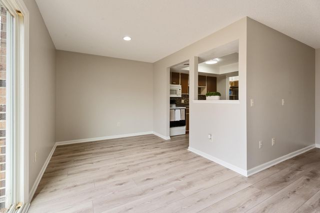 1911 Greenfield Lane SW G, Rochester, MN 55902