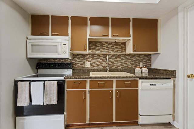 1911 Greenfield Lane SW G, Rochester, MN 55902