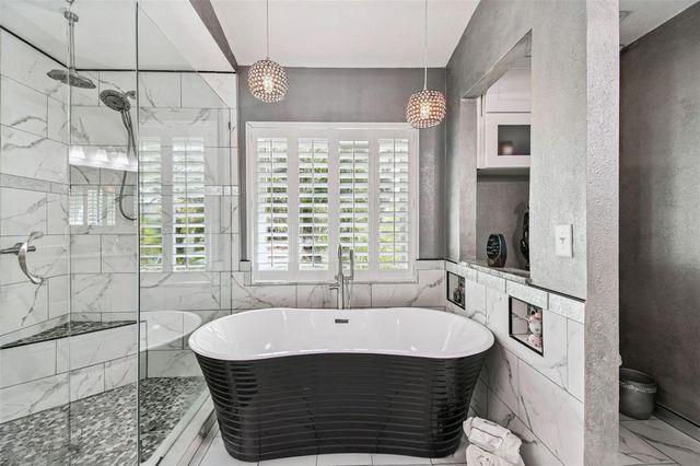 2713 CRESTFIELD DRIVE, Valrico, FL 33596