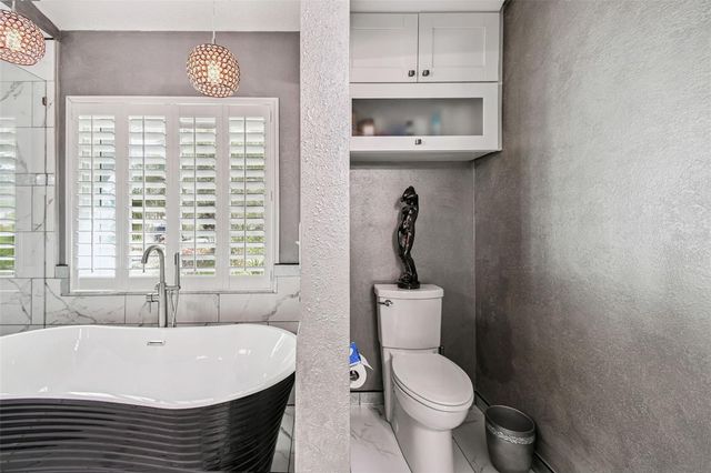 2713 CRESTFIELD DRIVE, Valrico, FL 33596