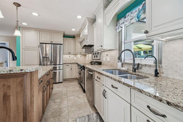 2713 CRESTFIELD DRIVE, Valrico, FL 33596