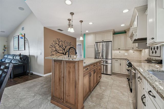 2713 CRESTFIELD DRIVE, Valrico, FL 33596