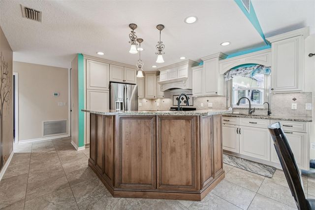 2713 CRESTFIELD DRIVE, Valrico, FL 33596