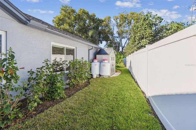 2713 CRESTFIELD DRIVE, Valrico, FL 33596