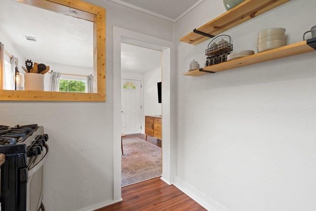 1909 College ROW, Austin, TX 78702