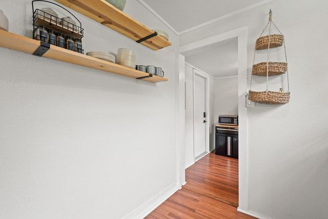 1909 College ROW, Austin, TX 78702