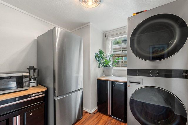 1909 College ROW, Austin, TX 78702