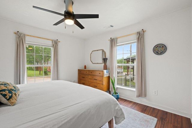 1909 College ROW, Austin, TX 78702