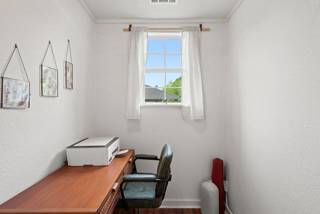 1909 College ROW, Austin, TX 78702